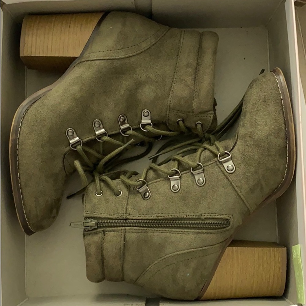 Candie’s Olive Booties